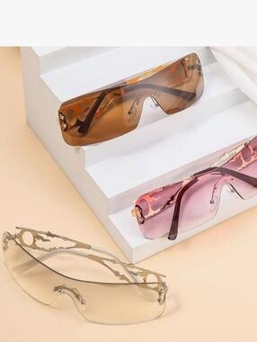 Frameless Wrap-Around Women’s Sunglasses – Brown & Pink